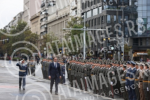 The ceremony for the promotion of the youngest officers of the Serbian Armed Forces was held in front of the House of the National Assembly of the Republic of Serbia.Svecanost povodom promocije najmladjih oficira Vojske Srbije odrzana je ispred Dom