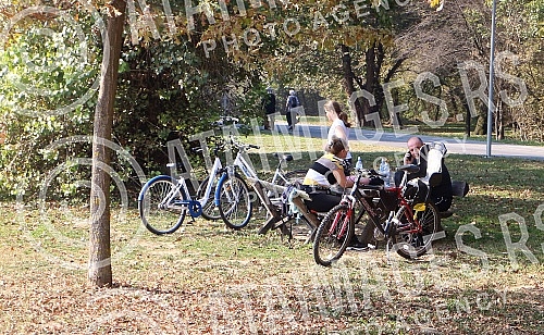 Lake Ada cignalija at Saturday morning.Ada ciganlija u subotu pre podne.