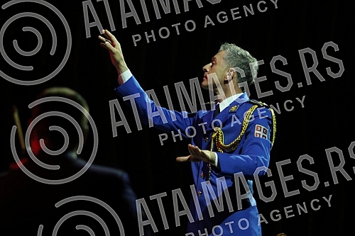 As part of the celebration of the Day of the Serbian Army, the Revue Orchestra and the Mixed Choir of the Art Ensemble of the Ministry of Defense Stanislav Binicki organized a concert in Kombank Hall.U okviru obelezavanja Dana Vojske Srbije, Revijs