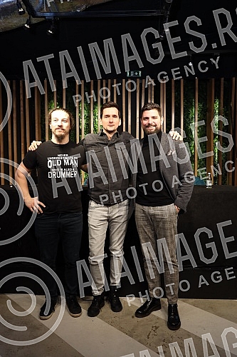 A press conference on the occasion of the concert of the SARS group in Kombank Hall was held at the Club Lisbon.Konferencija za medije povodom koncerta grupe SARS u Kombank dvorani, odrzana je u Klubu Lisabon.\