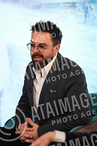 A press conference at which one of the biggest pop stars of the region and singer-songwriter Petra Graso announced a concert at the Stark Arena was held at Sky Garden.Konferencija za medije na kojoj je jedna od najvecih pop zvezda regiona i kantaut