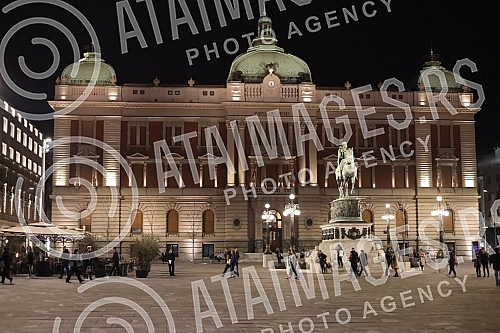 The center of Belgrade is on the eve of the weekend with stricter measures in the fight against the COVID-19 virus.Centar Beograda uoci vikenda sa poostrenim merama u borbi protiv virusa COVID-19.