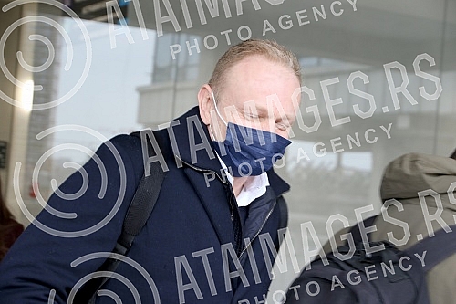 After three hearings of three lawsuits for texts published by Informer, the president of the Party of Freedom and Justice, Dragan Djilas, held a press conference in front of the Palace of Justice.Posle tri saslusanja po tri tuzbe za tekstove koje j