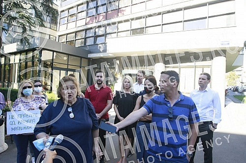 In front of the Municipality of Vracar, a press conference was held by the DSS committee group - Association 