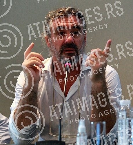 The Strategy and Action Plan for the management of the dog population in Serbia was presented at the Falkensteiner Hotel as part of the project Strengthening the Animal Health and Welfare System.U hotel Falkenstajner je predstavljana Strategija i A