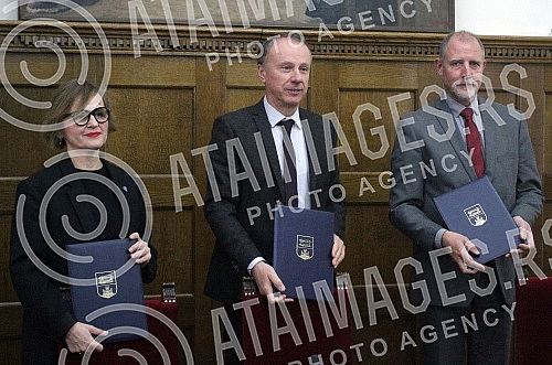 Rectors of the Universities of Belgrade, Ljubljana and Rijeka, Vladan Djokic Gregor Majdic and Snjezana Prijic Samarzija, signed an agreement on cooperation between the three universities.Rektori univerziteta u Beogradu, Ljubljani i Rijeci, Vladan 