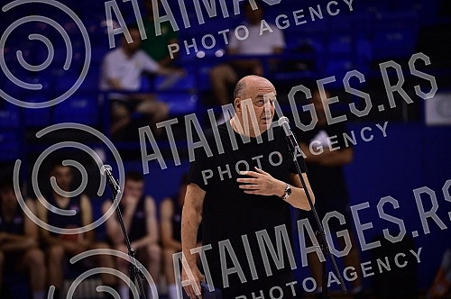 Belgrade basketball clinic Dusan Ivkovic, organized by the Association of Basketball Coaches of Serbia, is held at the Ranko Zeravica Sports Hall in New Belgrade.Beogradska kosarkaska klinika Dusan Ivkovic u organizaciji Udruzenje kosarkaskih trene