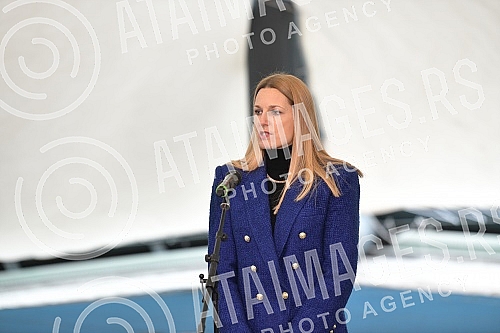 In the Sava Center, Delta Holding marked the beginning of the reconstruction of that congress center.U Sava centru kompanja Delta holding obelezila je pocetak rekonstrukcije tog kongresnog centra.
