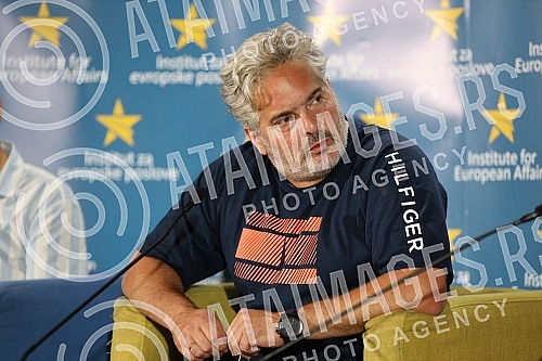 The Institute for European Affairs, with the support of the Balkan Trust for Democracy and USAID, organized a public debate focusing on the human rights of Serbian citizens during the current pandemic crisis.Institut za evropske poslove organizovao