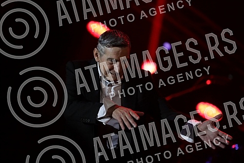 Massimo Savic performed for the first time on the cult scene of Tasmajdan.Massimo Savic je prvi put nastupio na kultnoj sceni Tasmajdana.