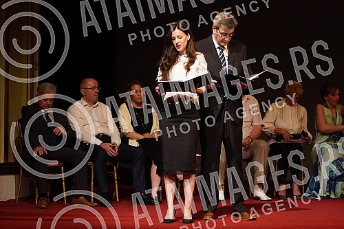 The ceremonial presentation of the 51st Golden Beocug Award and the Charter was held on the Grand Stage of the National Theater.Svecano urucenje 51. nagrade Zlatni Beocug i Povelje odrzano je  na Velikoj sceni Narodnog pozorista.