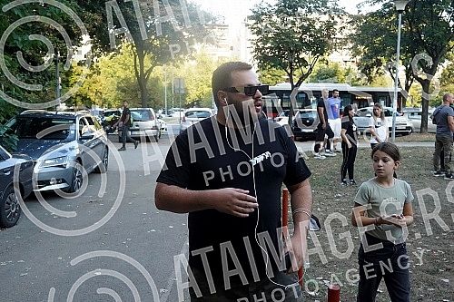 Grand opening of the terrain made of 20,000 recycled sneakers in Block 70.
Svecano otvaranje terena napravljenog od 20.000 recikliranih patika u Bloku 70. Grand opening of the terrain made of 20,000 recycled sneakers in Block 70.
Svecano otvaranje terena napravljenog od 20.000 recikliranih patika u Bloku 70.