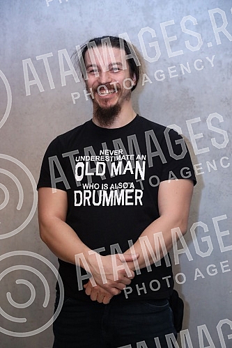 A press conference on the occasion of the concert of the SARS group in Kombank Hall was held at the Club Lisbon.Konferencija za medije povodom koncerta grupe SARS u Kombank dvorani, odrzana je u Klubu Lisabon.\