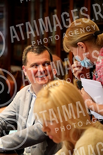 A press conference was held at the Serbian Bar Association on the proposal of authentic interpretations of the Law on Obligations, the Law on Consumer Protection and the Law on Protection of Users of Financial Services, which were submitted to the Se A press conference was held at the Serbian Bar Association on the proposal of authentic interpretations of the Law on Obligations, the Law on Consumer Protection and the Law on Protection of Users of Financial Services, which were submitted to the Se