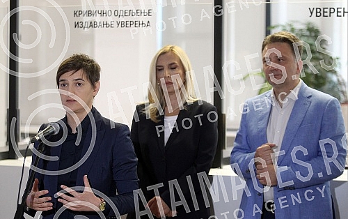 The Prime Minister of the Republic of Serbia, Ana Brnabic, attended the promotion of the eCertification service in the Second Basic Court in Belgrade. Predsednica Vlade Republike Srbije Ana Brnabic prisustvovala je promociji usluge eUverenje u Drug