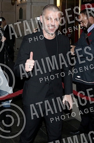 The Serbian Football Federation celebrated 100 years since its inception at the National Theater and presented awards to the best in 2019.Fudbalski savez Srbije je na  svecanosti u Narodnom pozoristu proslavio 100 godina od osnivanja i dodelio nagra