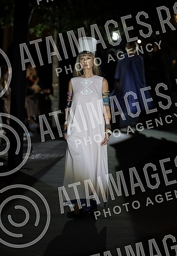 On the occasion of marking thirty years of MS Click, she paid tribute to one of the most important domestic fashion designers to the recently deceased, legendary fashion designer Aleksandar Joksimovic with a fashion show on the plateau in front of th