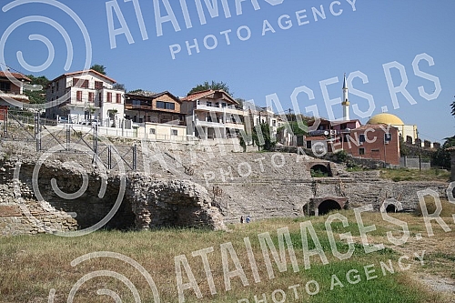Durees - town and port on the Adriatic coast.  Drac - grad i luka na obali Jadranskog mora. P