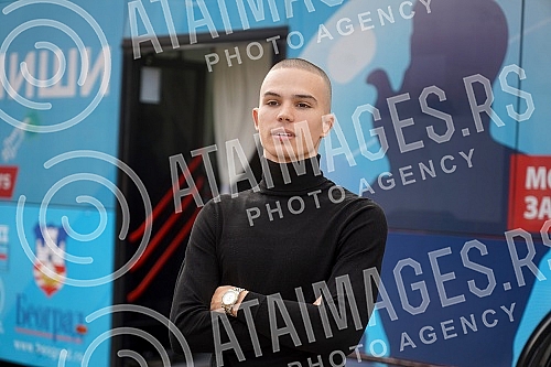 Rapper Mihajlo Veruovic - Voyage, as part of the action that Skymusic is implementing in cooperation with the City of Belgrade, pointed out the importance of vaccination in front of the Rapper Mihajlo Veruovic - Voyage, as part of the action that Skymusic is implementing in cooperation with the City of Belgrade, pointed out the importance of vaccination in front of the