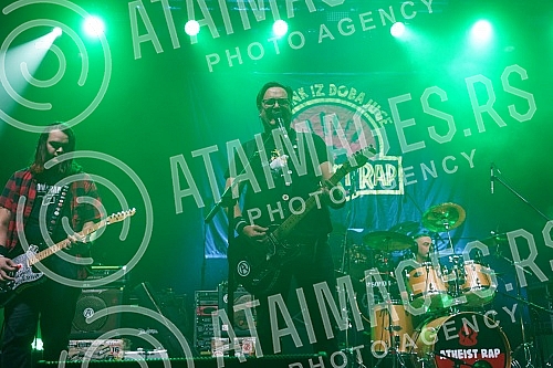 One of the most popular bands in the region, Hladno pivo, organized by the Long Play agency, held a big Belgrade concert in the Belekspo Center, as part of a series of performances before, as they announce, a long concert break.Jedan od najpopularn