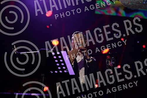 Massimo Savic performed for the first time on the cult scene of Tasmajdan.Massimo Savic je prvi put nastupio na kultnoj sceni Tasmajdana.