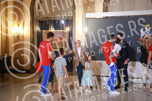 On the plateau in front of the City Assembly of Belgrade, a reception was organized for the members of the Serbian Olympic team who won nine medals at the Games in Tokyo, and the Olympians addressed the audience from the balcony of the City Assembly.