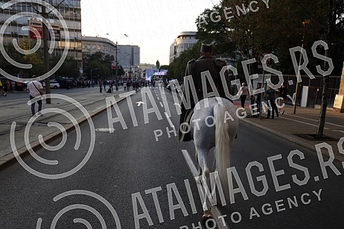 The central manifestation on the occasion of the Day of Serbian Unity, Freedom and the National Flag is being held on Savka Square near the monument to Stefan Nemanja. Centralna manifestacija povodom Dana srpskog jedinstva, slobode i nacionalne zas
