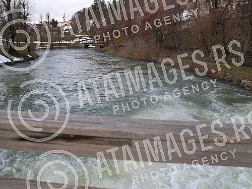 Postojna Cave, the largest exhibition cave in Europe, is located near the town of Postojna.Postojnska jama, najveca izlozbena pecina u Evropi, nalazi se kod grada Postojne.