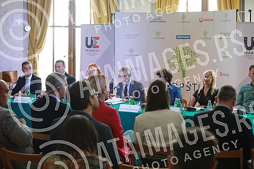 Press conference on the occasion of the first Serbian edition of the competition for sustainable cities of the Eco-Municipality, initiated by the French Embassy in Serbia.Konferencija za medije povodom pprvog srpskog izdanje konkursa za odrzive gra