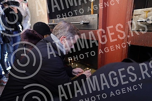 On the fourth anniversary of the murder of Oliver Ivanovic, citizens and opposition leaders gathered in front of the Presidency of the Republic of Serbia, and then went for a walk along the route to the Church of St. Mark under the slogan 