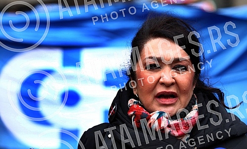 The Education Union of Serbia and the Education Workers' Union of Serbia organized a protest.Sindikat obrazovanja Srbije i Sindikat radnika u prosveti Srbije organizovali su protest.
