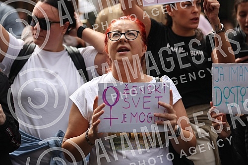 In front of the building where the editorial office of the daily Informer is located, a second protest was held in the organization of Women's Solidarity due to the publication of an interview with serial rapist Igor Milosevic.Ispred zgrade u kojoj