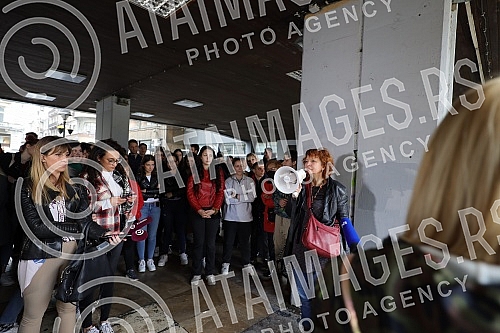 Students are not for sale - protest of students on the plateau near the Faculty of Philosophy.Studenti nisu na prodaju - protest studenata i studentkinja na platou kod Filozofskog fakulteta.