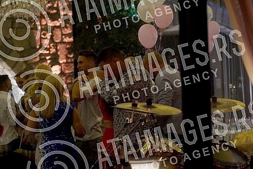 Saban Saulic's grandson, Anderlecht football player Luka Adzic and his wife Aleksandra became parents yesterday, and tonight a celebration was organized in the Topciderac restaurant on the occasion of Lana Adzic's birth.Unuk Sabana Saulica, fudbale