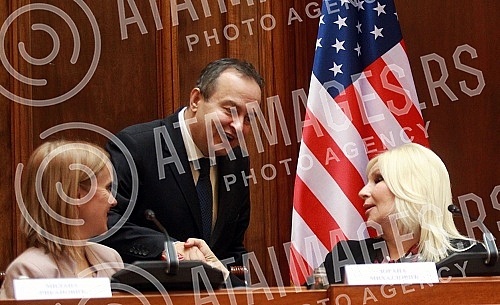 In the small hall of the House of the National Assembly, a conference was held on the topic: National research on the factors that contribute to the effect of the glass ceiling for women in business.U maloj sali Doma Narodne skupstine odrzana je ko