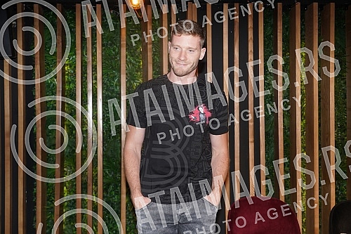 In the Kombank Hall, in the Jazz Canteen in Lisbon, the Plan B Foundation was promoted with the premiere of the first single from the 