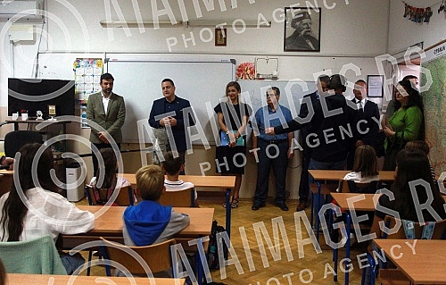 First Vice-President of the Government of Serbia and Minister of Education, Science and Technological Development Branko Ruzic visited the students and teachers of 