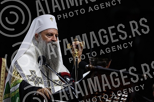 In the organization of the Holy Synod of Bishops of the Serbian Orthodox Church, in front of the Church of Saint Sava, a national prayer for the sanctity of marriage and the family, for harmony and peace in our nation, which was served by Serbian Pat