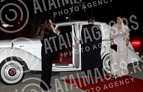 Premiere of the first episode of 