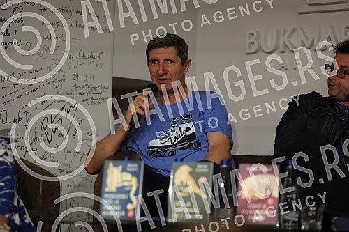 A literary evening with Anto Tomic, an award-winning Croatian writer, journalist and screenwriter, was held in the Bukmarker cafeteria, in the Delfi SKC bookstore.Knjizevno vece s Antom Tomicem, nagradjivanim hrvatskim piscem, novinarom i scenarist