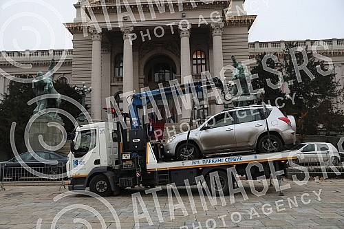 The man P.B. broke the protective fence in front of the National Assembly of the Republic of Serbia with a Toyota rav 4 car, threatening 