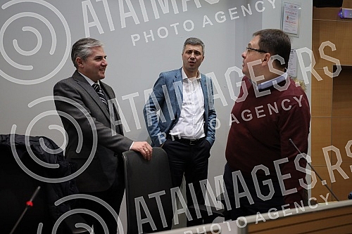 Organized by the Serbian movement Dveri in the hall of the Municipal Assembly of Stari grad, a panel discussion was held on the referendum LET'S NOT GIVE A CONSTITUTION!U organizaciji Srpskog pokreta Dveri u sali Skupstine opstine Stari grad odrzan