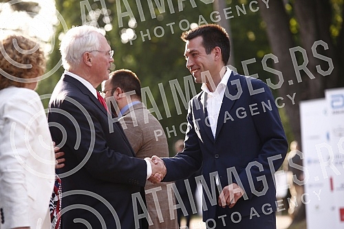 US Ambassador to Serbia Christopher Hill hosted a reception to celebrate the national holiday of the United States, Independence Day.Ambasador SAD u Srbiji Kristofer Hil priredio je prijem povodom proslave nacionalnog praznika Sjedinjenih Americkih