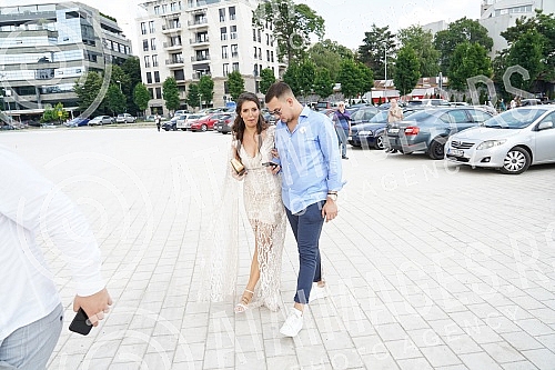 The church wedding of singer Katarina Grujic and football player Marko Gobeljic was held in the Church of St. Sava.Crkveno vencanje pevacice Katarina Grujic i fudbalera Marko Gobeljic odrzano je u Hramu Svetog Save.