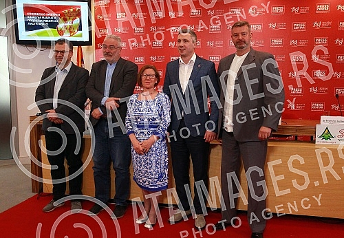 Agreement on cooperation between the Serbian movement Dveri signed, prim. prof. dr Aleka Racica, prof. dr Branimira Nestorovica and prof. Dr. Valentine Arsic Arsenijevic, and on that occasion a press conference was held.Potpisan Sporazum o saradnji