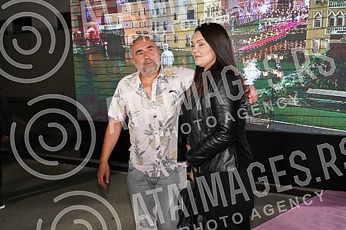 Superfinale of the fifth season of the reality program Zadruga, which is broadcast on Pink TV.Superfinale pete sezone rijaliti programa Zadruga koji se emituje na televiziji Pink.