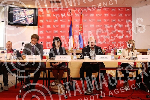 The Report of the Independent International Commission on the Investigation of the Sufferings of All Nations in the Srebrenica Region from 1992 to 1995 was presented at the UNS Press Center.U Pres centru UNS-a predstavljen je Izvestaj Nezavisne med