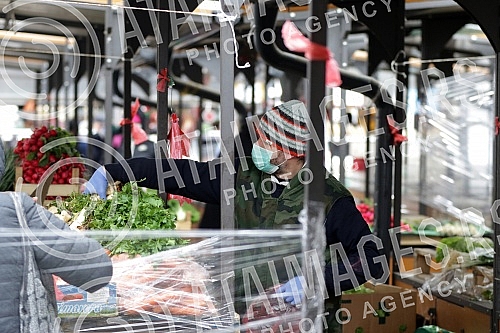Markets in Belgrade are open three days a week, starting Thursday.Pijace u Beogradu rade tri dana nedeljno, od cetvrtka.