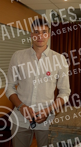 For the tenth time, the US Embassy in Serbia, in cooperation with the  Red Cross of Serbia, marked the anniversary of the tragic attacks on New York and Washington by organizing an action of voluntary blood donation.Ambasada SAD u Srbiji je po deset