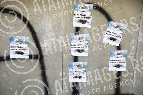 Natasa Kandic and Women in Black pasted graffiti dedicated to Ratko Mladic on the building of the Youth Center.Natasa Kandic i Zene u crnom prelepile su grafit posvecen Ratku Mladicu na zgradi Doma omladine.